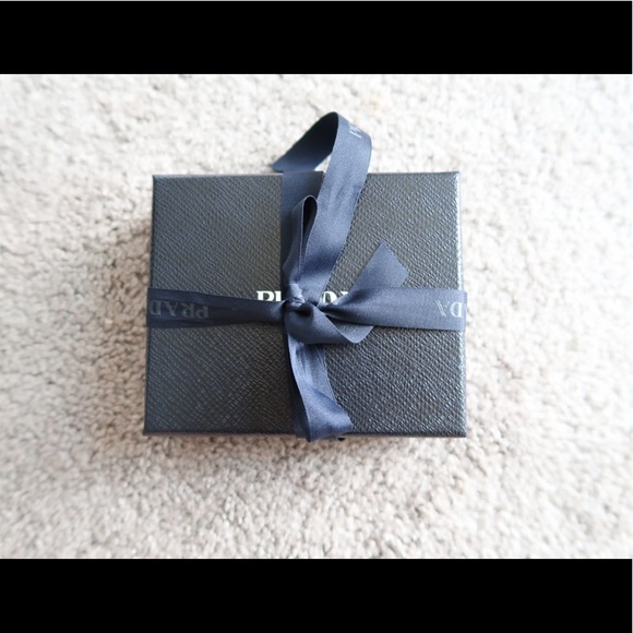 Prada gift bag and box - Picture 4 of 8